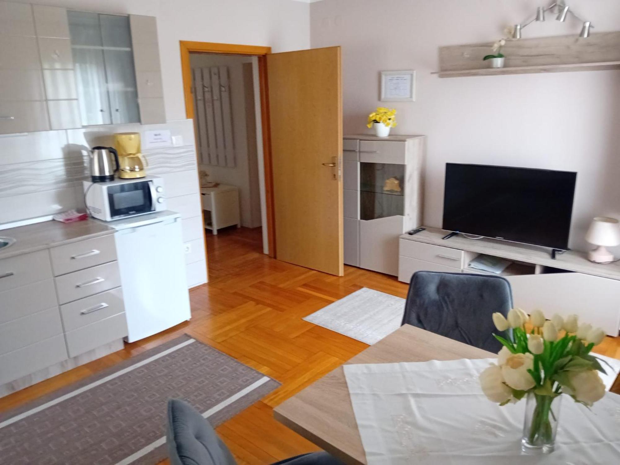 Apartments & Rooms 4 Rijeke คาร์โลวัตส์ ภายนอก รูปภาพ